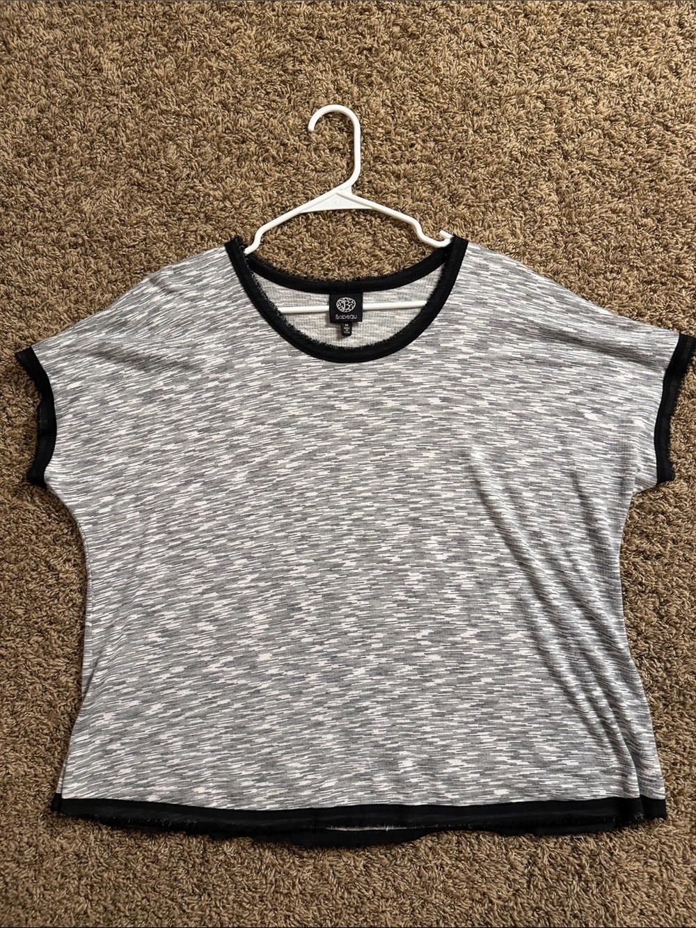 bobeau Heather Gray Short Sleeve Tee with Black Trim